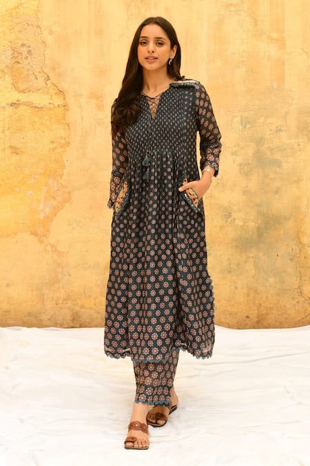 KALINI Floral Woven Design Cotton Silk Jacquard Kurta With Trousers &  Banarasi Dupatta - Absolutely Desi