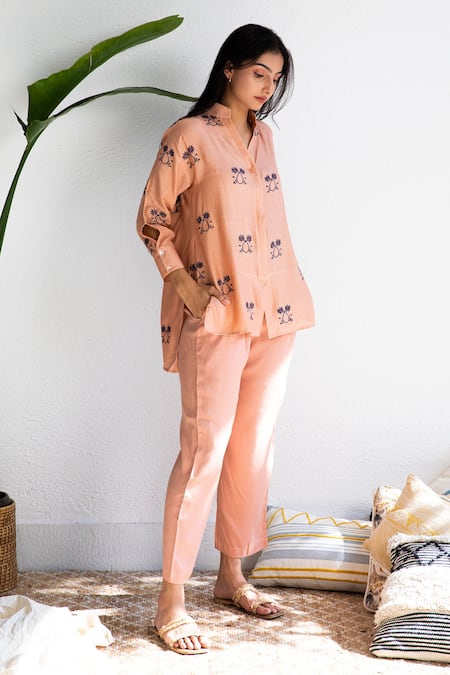 Kapraaaha Peach Muslin Embroidered Floral Collared Neck Shirt And Pant Set 