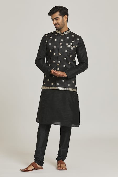 Samyukta Singhania Star Embroidered Bundi & Kurta Set 