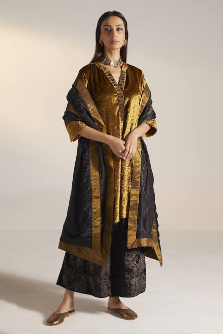 Shorshe Clothing Handloom Silk Cutdana Embellished Dupatta  