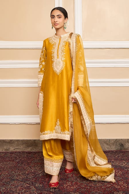 Sheetal Batra Kashmiri Tilla Embroidered Kurta Set 