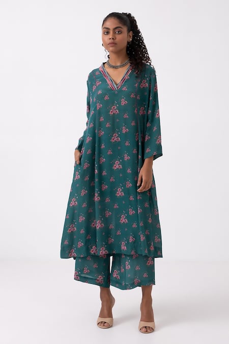 Label Shreya Sharma Flower Print Kurta & Flared Pant Set 