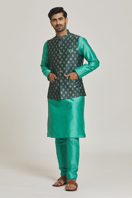 Samyukta Singhania Garden Pattern Bundi & Kurta Set 