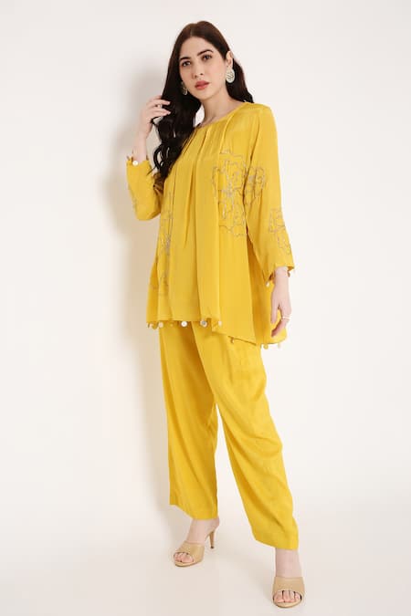 Bha sha Risha Placement Embroidered Tunic & Pant Set 