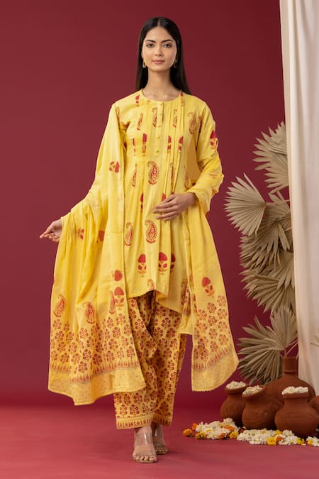 Abbaran Yellow Cotton Gota Patti Round Neck Paisley And Floral Print Kurta Salwar Set