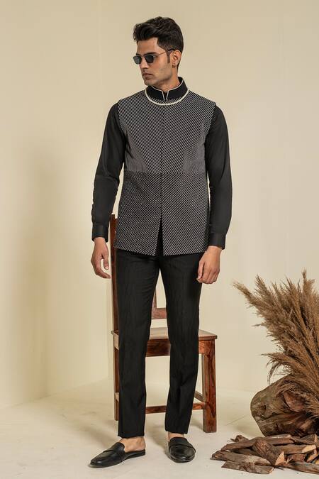 Buy Abkasa Black Terrycloth Embroidery Thread Work Bundi at Aza Fashions Buy_Abkasa_Black Terrycloth Embroidery Thread Work Bundi _at_Aza_Fashions