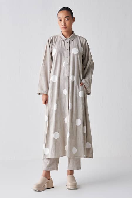 Buy Three Beige Handloom Cotton Collared Panelled Longline Shirt at Aza Fashions Buy_Three_Beige Handloom Cotton Collared Panelled Longline Shirt _at_Aza_Fashions