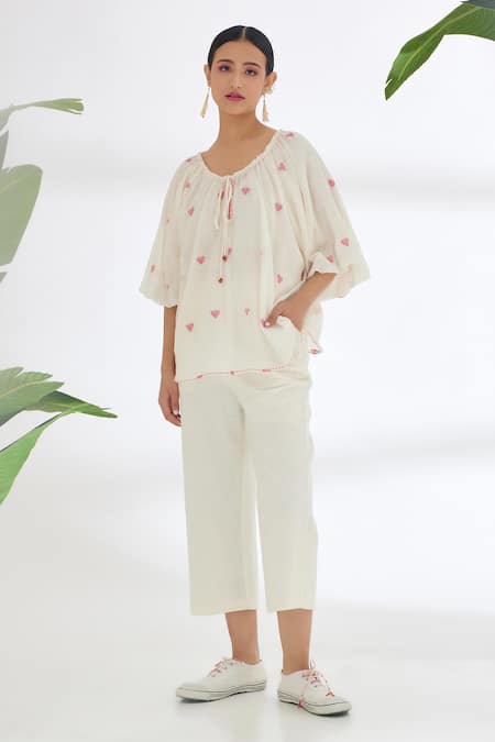 Nikasha Cream Handwoven Jamdani Cotton Heart Pattern And Running Stitch Details Round Top