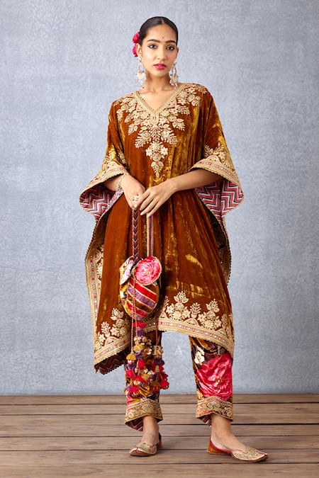 Torani Aftaabi Kaftan & Pant Set 