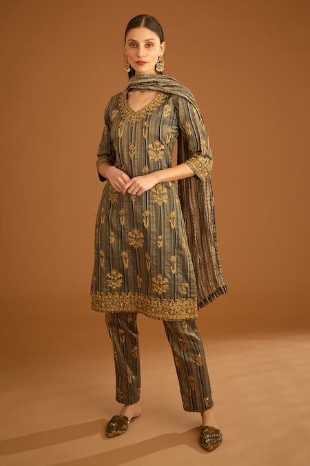 Shyam Narayan Prasad Dori & Thread Work Kurta Set 