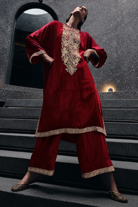 Label Varsha Red Velvet Embroidered Thread Round Phiran And Pant Set 