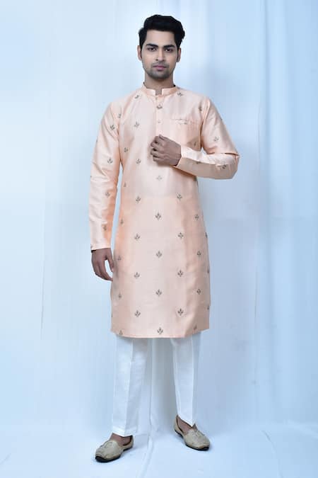 Samyukta Singhania Floral Embroidered Kurta Set 
