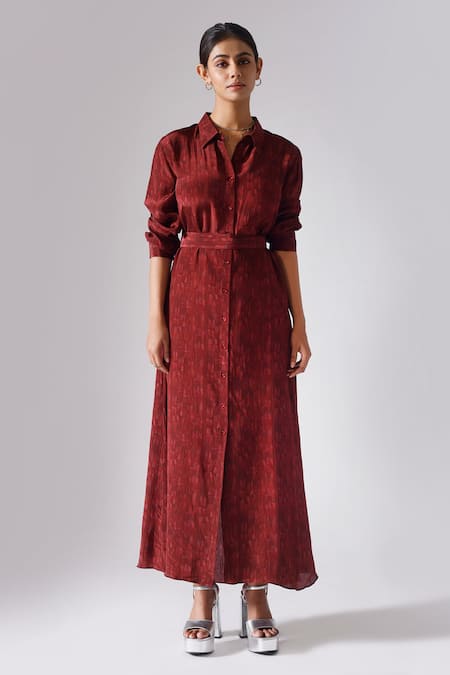 KLAD Red Crepe Printed Abstract Collared Neck Maxi Dress With Belt 