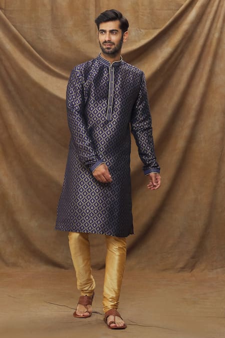 Samyukta Singhania Metallic Floret Pattern Kurta 