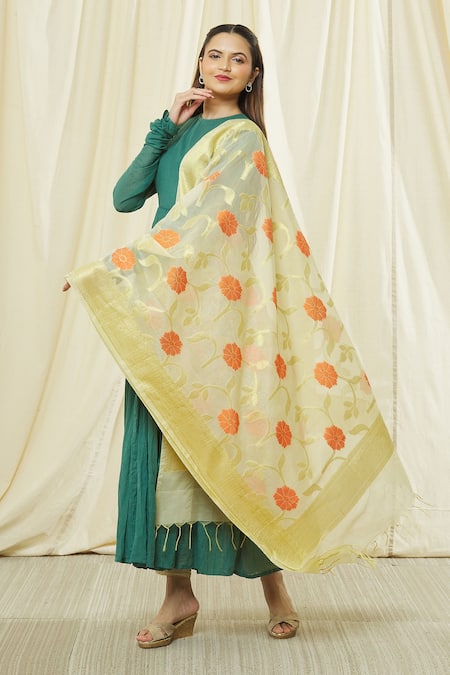 Naintara Bajaj_Green Cotton Embroidery Floral Pattern Dupatta _Online_at_Aza_Fashions
