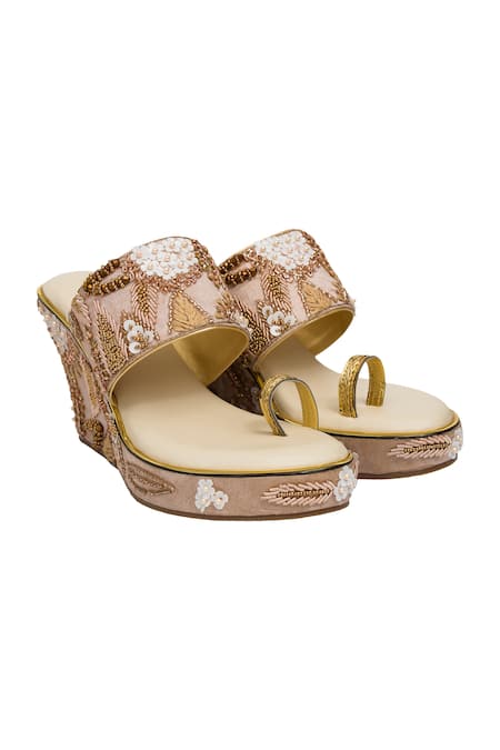 Toe ring wedge discount sandals