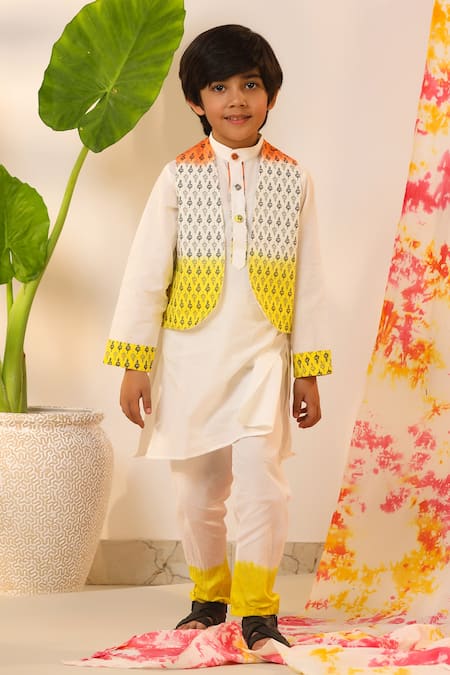 Cute Couture White Cotton Embroidery Shaded Leaf Print Kurta Set 
