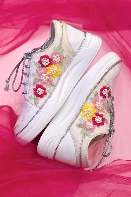 AROUND ALWAYS Pandora Embroidered Sneakers 