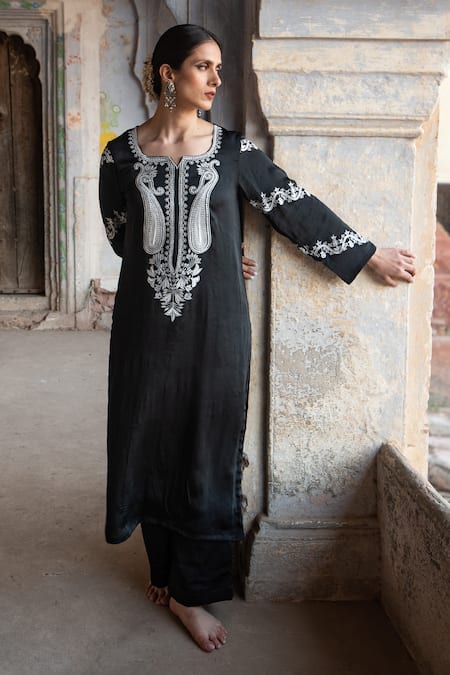 Avaasya Jaipur Bodice Embroidered Kurta & Flared Pant Set 