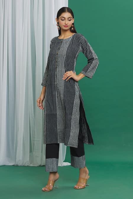 BANANA labs Round Neck Kurta & Pant Set 