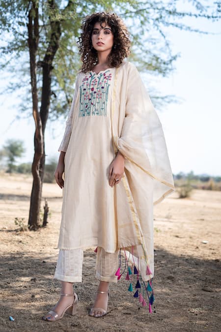 The Home Affair Beige Chanderi Embroidered French Knots Notched Kurta Set 