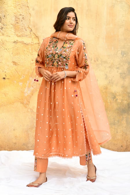 Label Niti Bothra_Peach Silk Embroidery V-neck Polka Dot Gathered Sleeve Kurta And Pant Set _Online_at_Aza_Fashions
