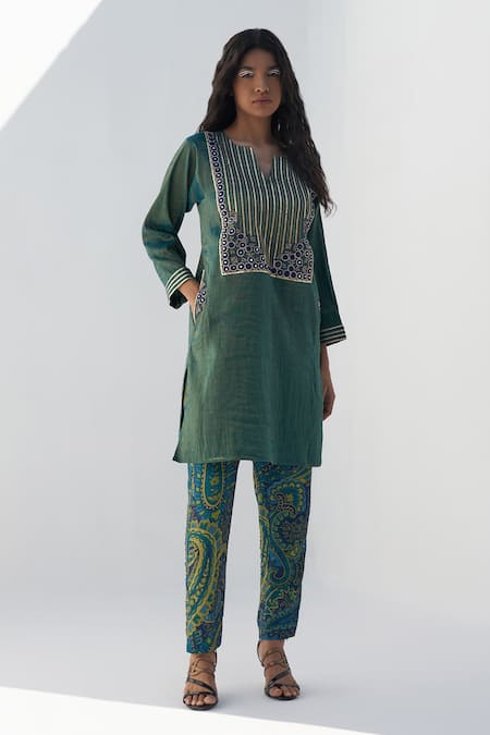 Nadima Saqib Green Tissue Embroidered Mirror Notched Yoke Kurta 