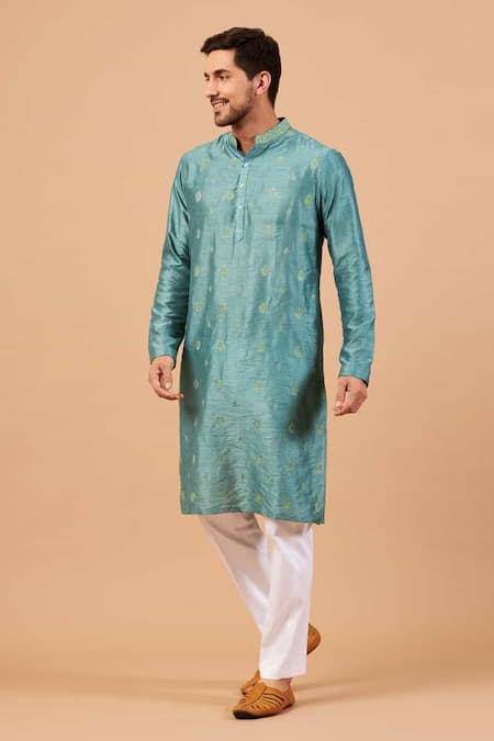 Hilo Design Greafy Floral Embroidered Kurta Set 