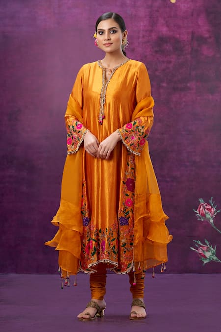 Label Niti Bothra Kora Silk Floral Applique Kurta Pant Set 