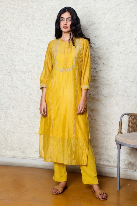 Tatwa Resham Embroidered Kurta & Pant Set 