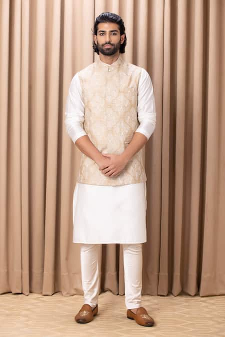 Ankit V Kapoor Aaryan Embroidered Bundi Kurta Set 