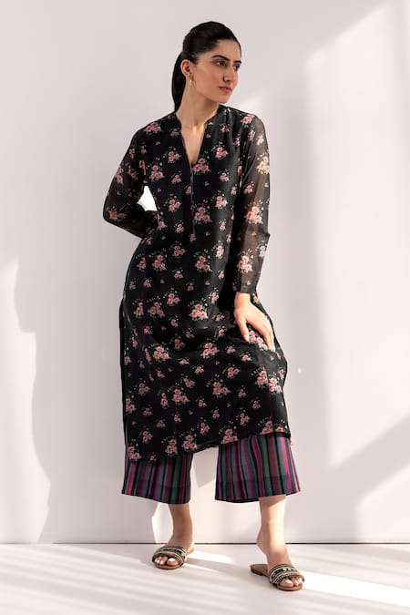 Label Shreya Sharma Chanderi Printed Kurta & Flared Pant Set 