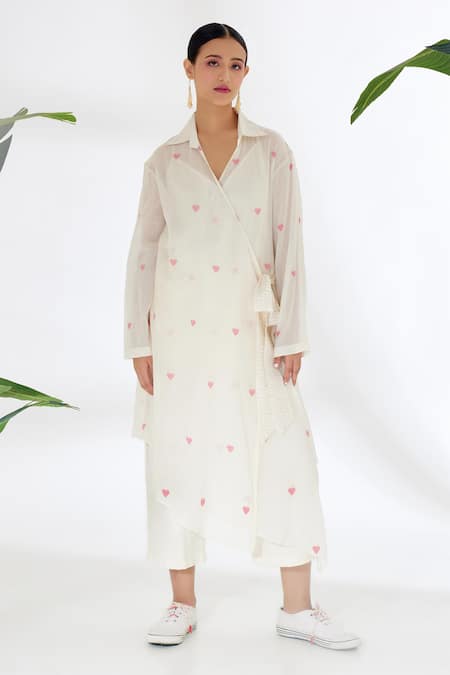 Nikasha Cream Handwoven Jamdani Cotton Heart Collared Neck Wrap Dress