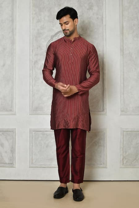 Samyukta Singhania Stripe Print Straight Kurta 