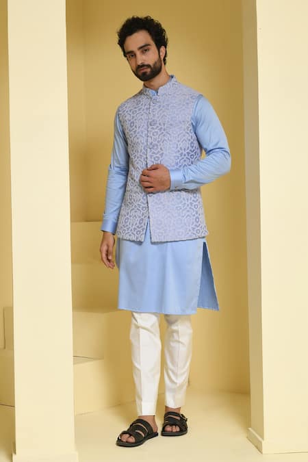 KUSTOMEYES Geometric Embroidered Bundi & Kurta Set 