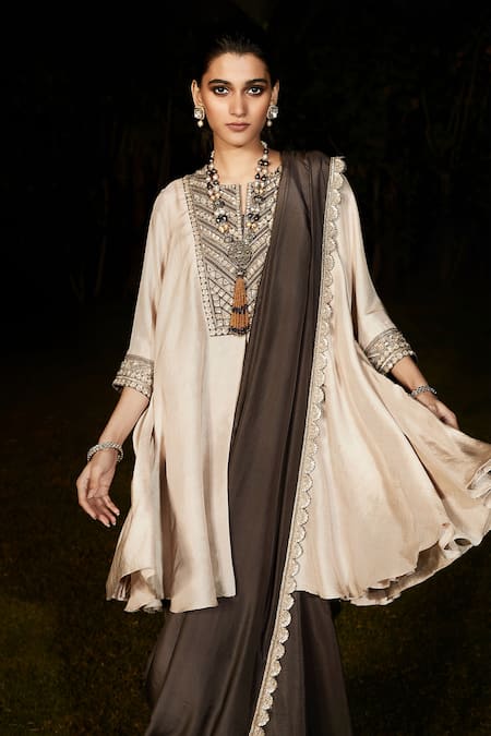 Matsya The Parsi Parisian Saree With Kurta 