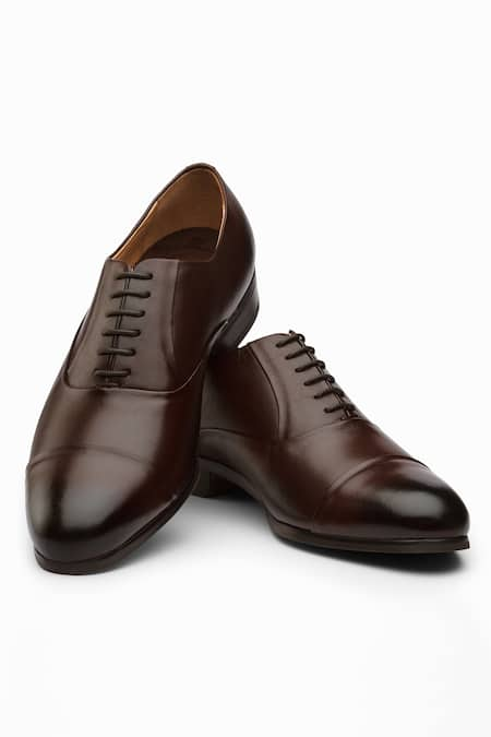 Men's brown cap store toe shoes