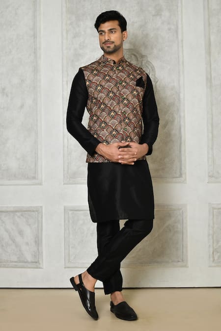 Samyukta Singhania Florette Print Bundi & Kurta Set 