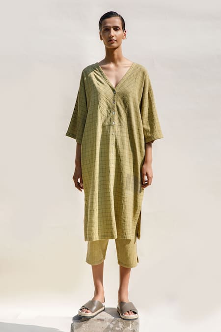 Urvashi Kaur Yellow Cotton V-neck Cedro Checkered Print Tunic