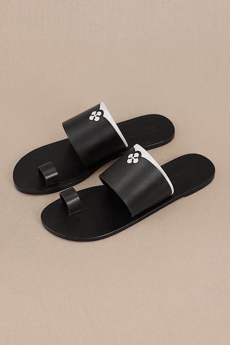 Ampm Black Laser Cut Emira Kolhapuri Flats 