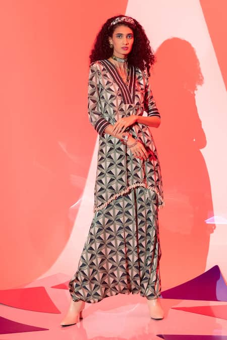 Esha L Amin Triangle Print Kurta 