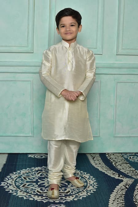 Samyukta Singhania Mandarin Collar Kurta Set 