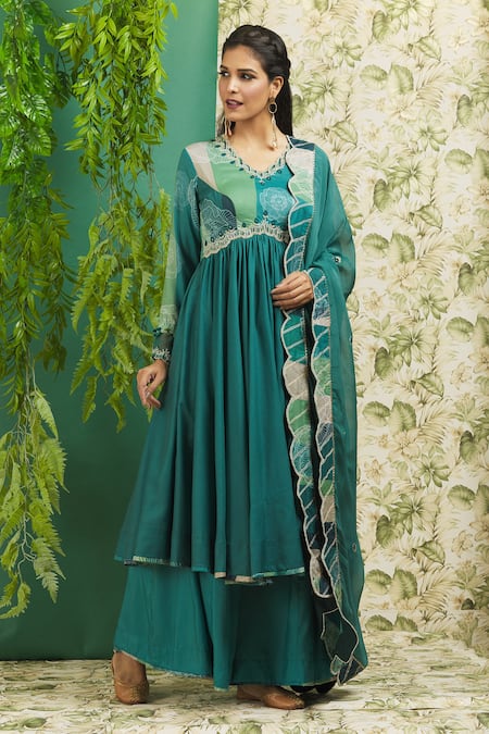 Alaya Advani Green Muslin Silk And Embroidery Floral V Bodice Anarkali Palazzo Set 