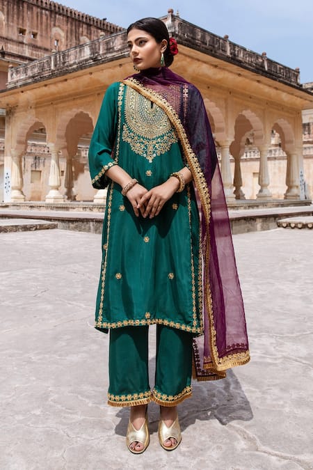 Gulabo Jaipur Green Muslin, Organza Zari, Embroidery Split V-neck Roop Zardozi Hand Kurta Set 