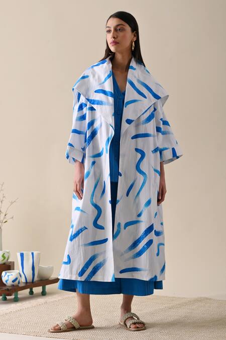 Buy Kanelle Ivory Cotton Nicole Stroke Print Coat at Aza Fashions Buy_Kanelle_Ivory Cotton Nicole Stroke Print Coat_at_Aza_Fashions