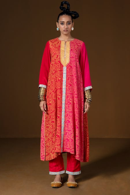 Pooja Rajgarhia Gupta Fuchsia Ombre Floral Embroidered Kurta Set 