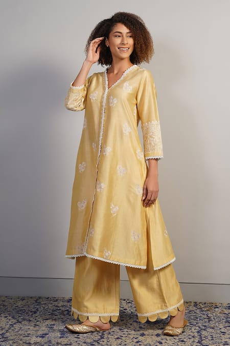 Samant Chauhan Beige Cotton Silk Embroidered Aari V Neck Kurta And Pant Set