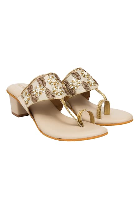 Kkarma Korba Embroidered Kolhapuri Block Heels 