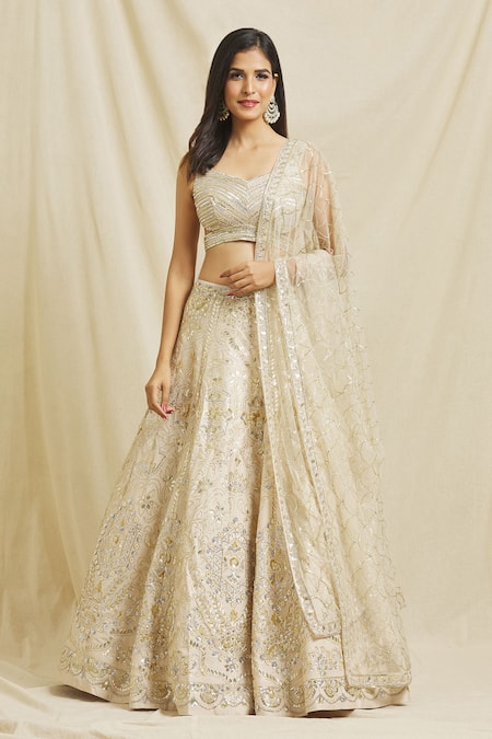 Buy Peach And Silver Ombre Lehenga In Sequins Fabric And Hand Embroidered  Choli With Plunging V Neckline Online - Kalki Fashion