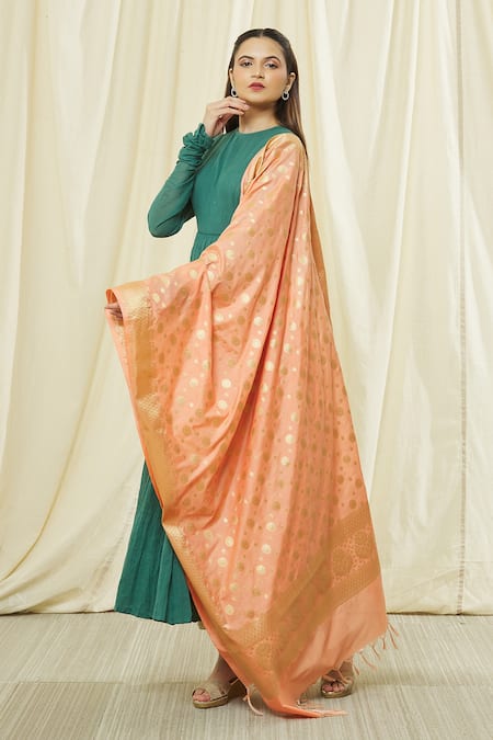 Shop Naintara Bajaj Peach Brocade Zari, Fringe Floral Woven Banarasi Art Silk Dupatta Online at Aza Fashions Shop_Naintara Bajaj_Peach Brocade Zari, Fringe Floral Woven Banarasi Art Silk Dupatta _Online_at_Aza_Fashions